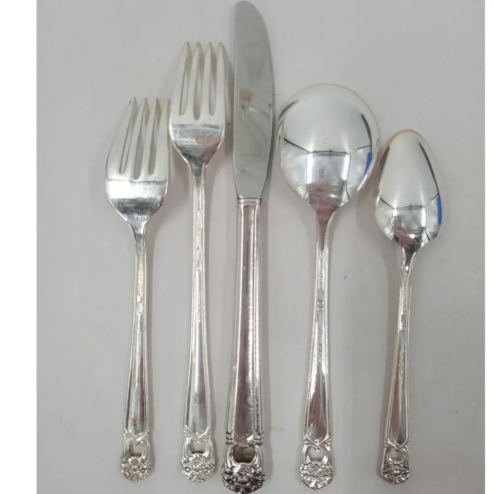 Rogers Brothers Silverplate Eternally Yours Coquette 5 Piece‎ Setting 2-8